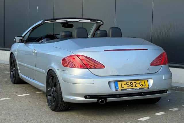 Peugeot 307 CC (2005) thumbnail 6
