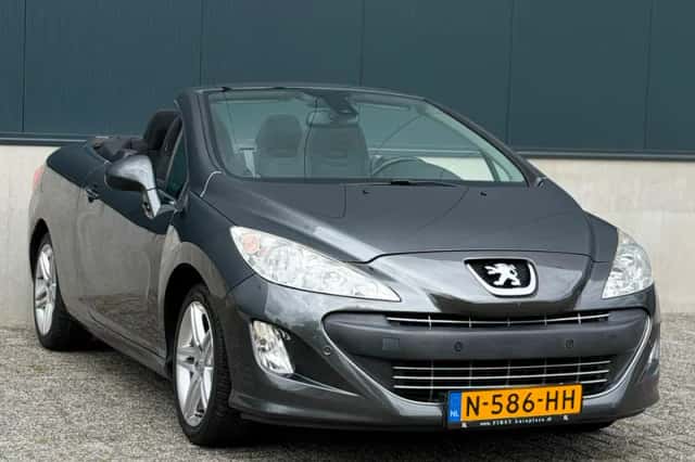 Peugeot 308 (2010) thumbnail 3