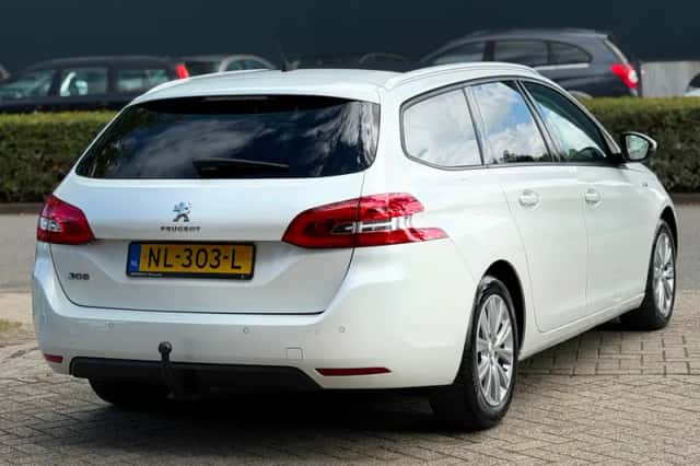 Peugeot 308 (2017) thumbnail 3