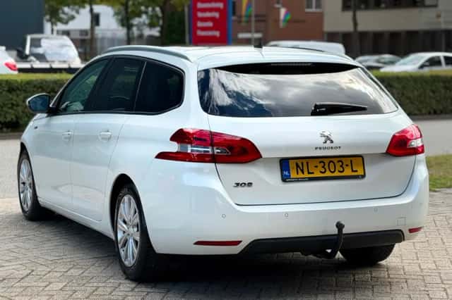 Peugeot 308 (2017) thumbnail 5