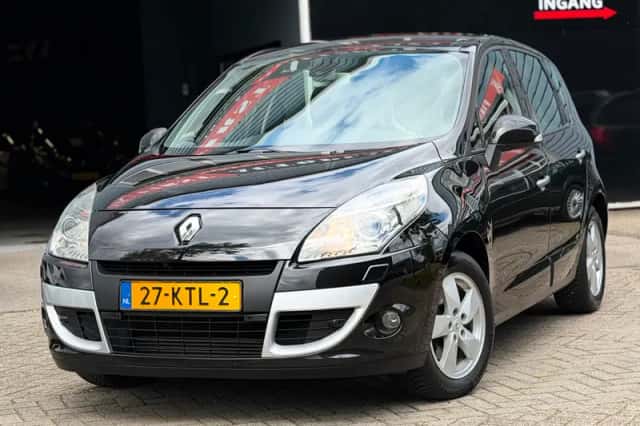 Renault Scénic (2010) thumbnail 1