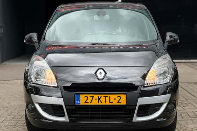 Renault Scénic (2010) thumbnail 2