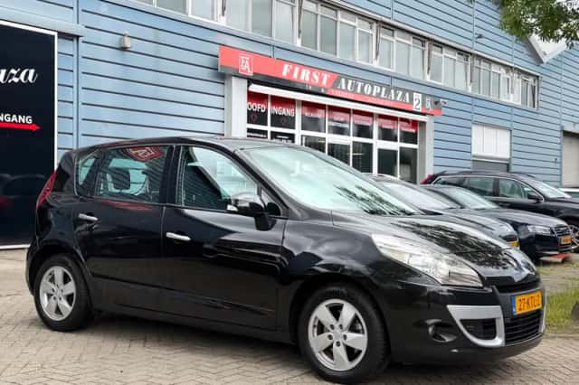 Renault Scénic (2010) thumbnail 4