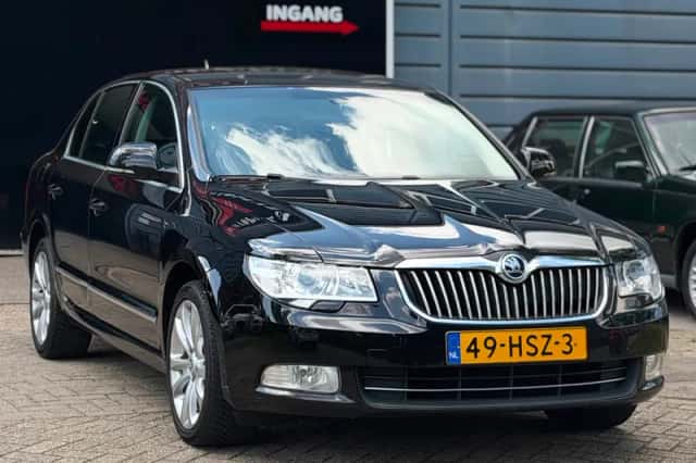 Škoda Superb (2009) thumbnail 3