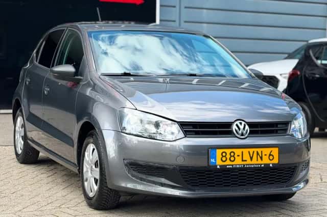 Volkswagen Polo (2010) thumbnail 2