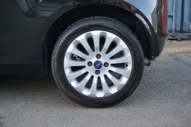 Ford Ka (2009) thumbnail 3