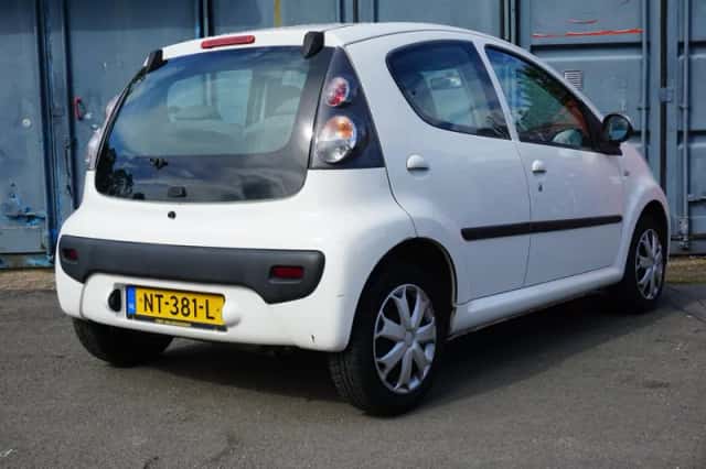 Peugeot 107 (2007) thumbnail 4