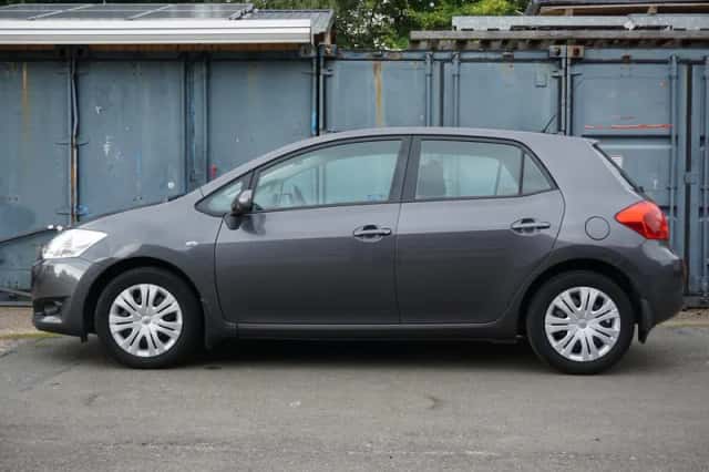 Toyota Auris (2007) thumbnail 2