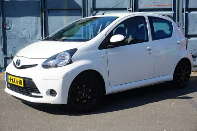 Toyota Aygo (2013) thumbnail 1