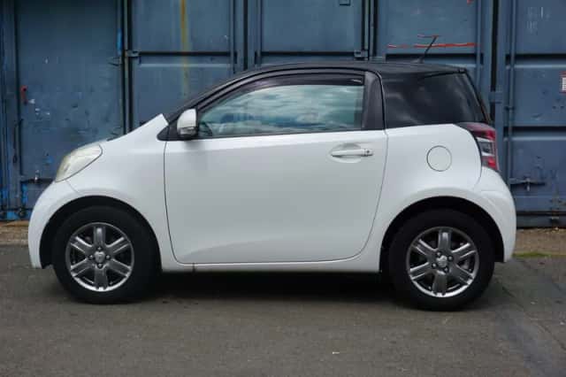 Toyota IQ (2009) thumbnail 2