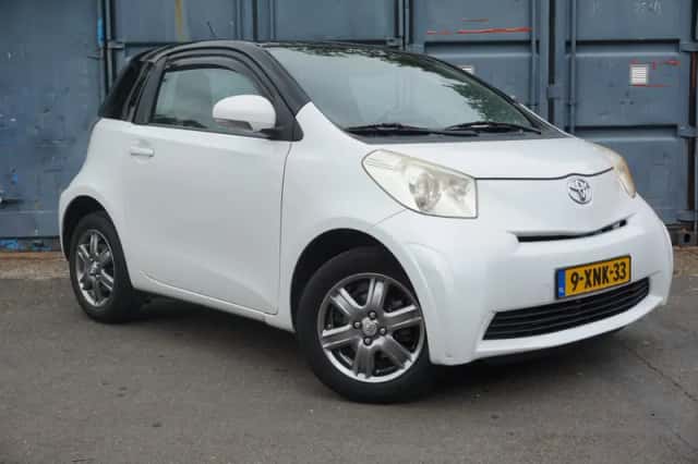 Toyota IQ (2009) thumbnail 6