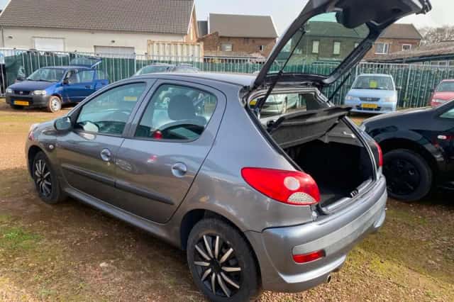 Peugeot 206 (2010) thumbnail 3