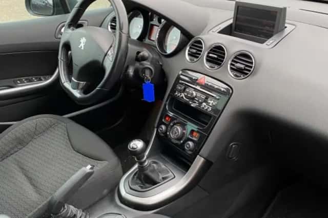Peugeot 308 (2011) thumbnail 4