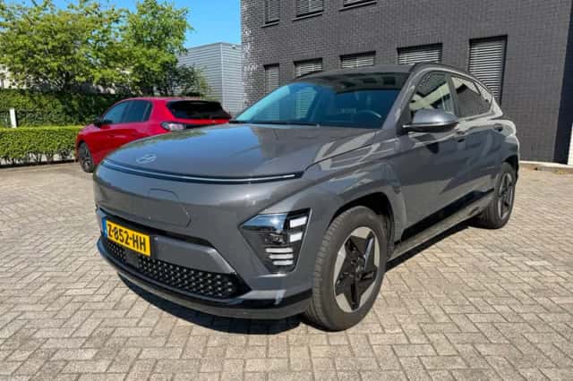 Hyundai Kona (2024) thumbnail 1