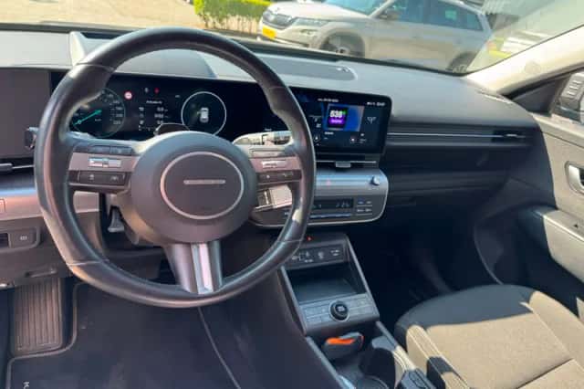 Hyundai Kona (2024) thumbnail 5