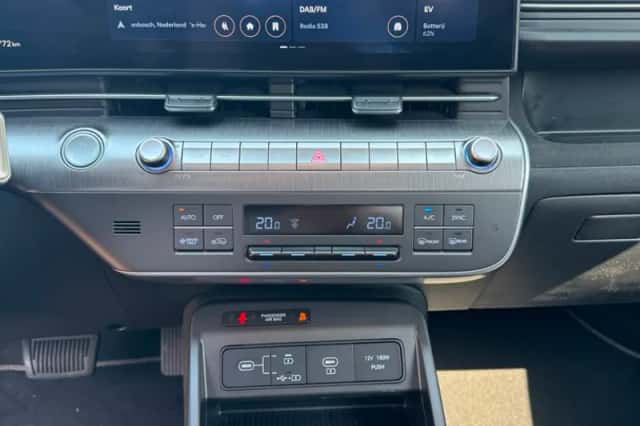 Hyundai Kona (2024) thumbnail 6