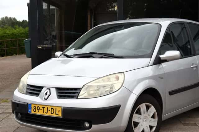 Renault Scénic (2006) thumbnail 2