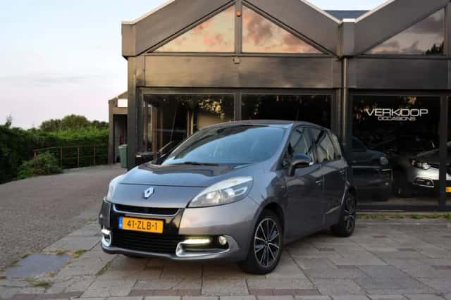 Renault Scénic (2013) thumbnail 1