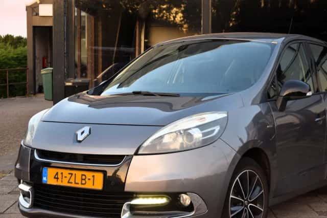 Renault Scénic (2013) thumbnail 3
