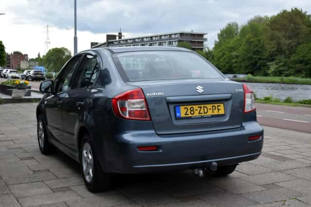 Suzuki SX4 (2008) thumbnail 6