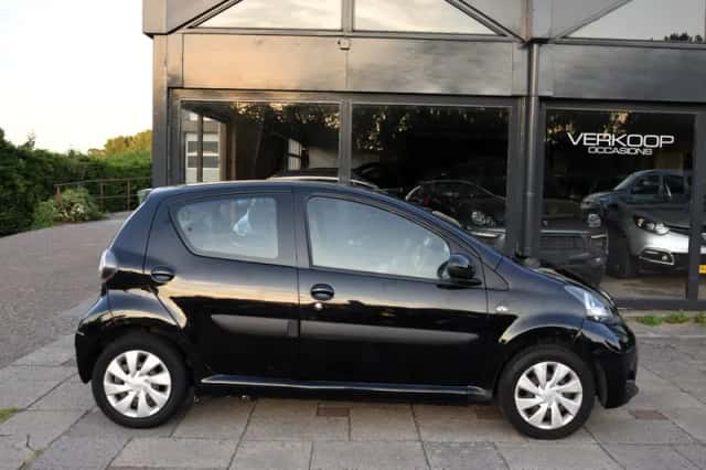 Toyota Aygo (2013) thumbnail 5