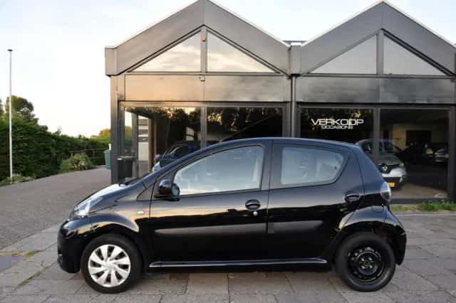 Toyota Aygo (2013) thumbnail 6
