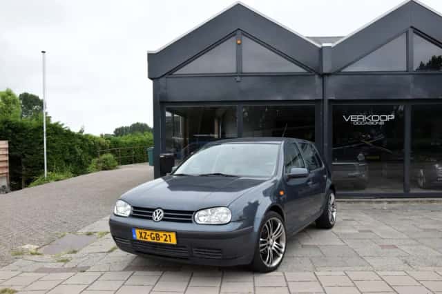 Volkswagen Golf (1999) thumbnail 1