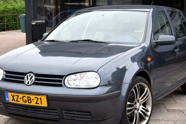 Volkswagen Golf (1999) thumbnail 2