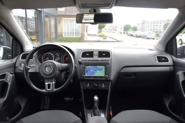 Volkswagen Polo (2014) thumbnail 2