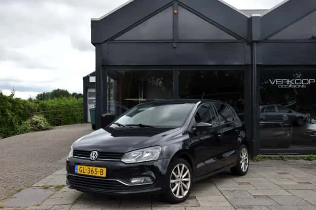 Volkswagen Polo (2015) thumbnail 1