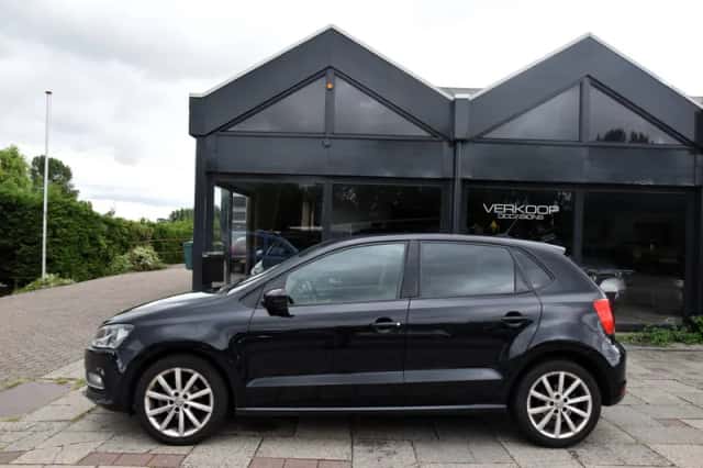 Volkswagen Polo (2015) thumbnail 5