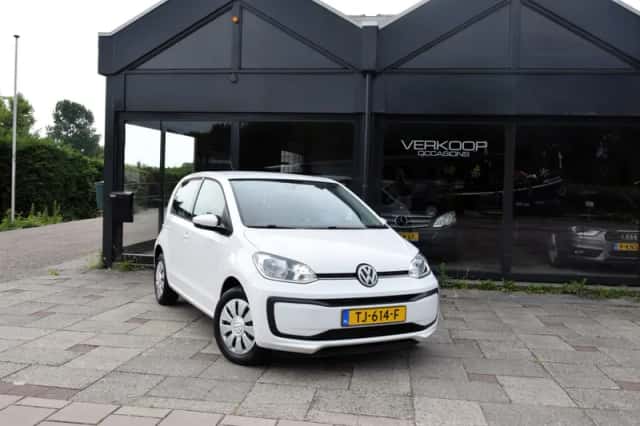 Volkswagen Up! (2018) thumbnail 4