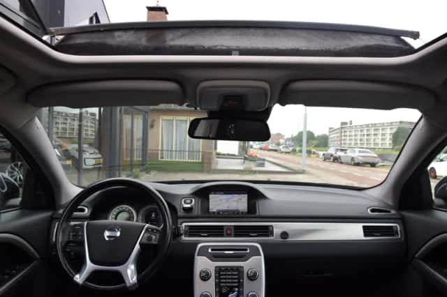 Volvo V70 (2012) thumbnail 2