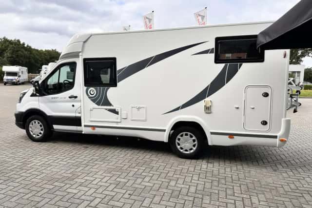 Chausson First Line (2023) thumbnail 4