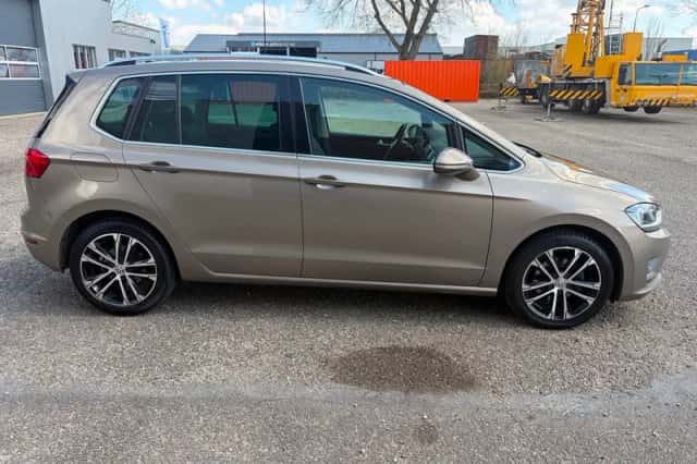 Volkswagen Golf Sportsvan (2015) thumbnail 4