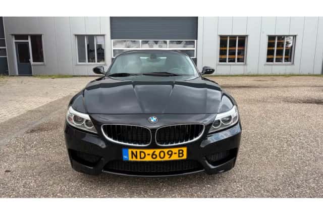 BMW Z4 (2017) thumbnail 2