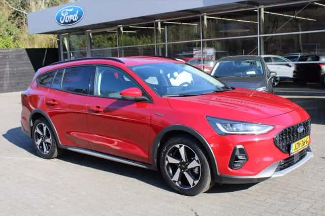 Ford Focus (2024) thumbnail 2
