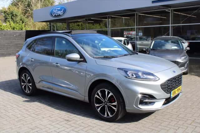 Ford Kuga (2022) thumbnail 2