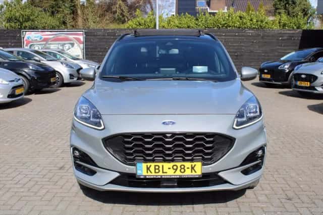 Ford Kuga (2022) thumbnail 4