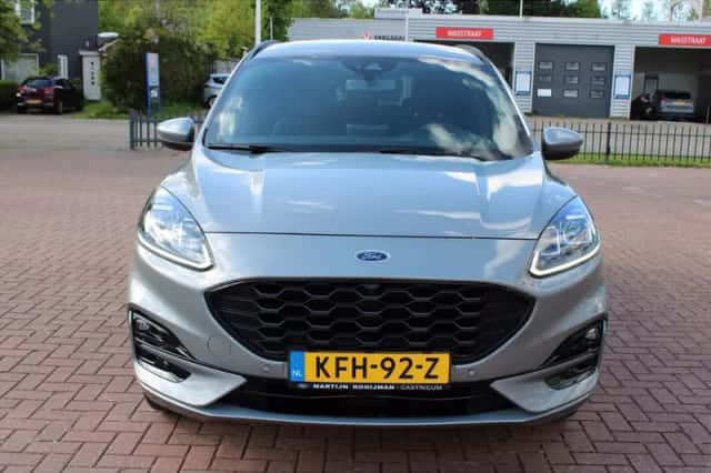 Ford Kuga (2023) thumbnail 5