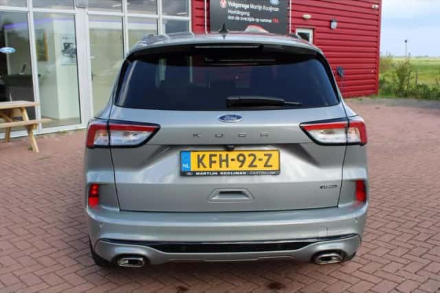 Ford Kuga (2023) thumbnail 6