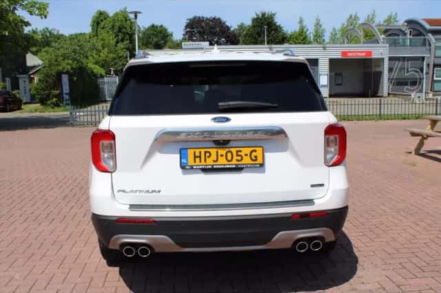 Ford Explorer (2023) thumbnail 5