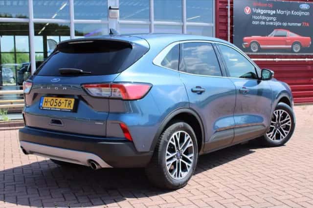 Ford Kuga (2020) thumbnail 3