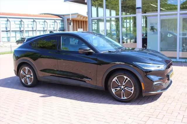 Ford Mustang (2024) thumbnail 4