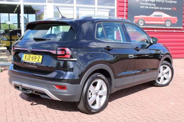 Volkswagen T-Cross (2016) thumbnail 2