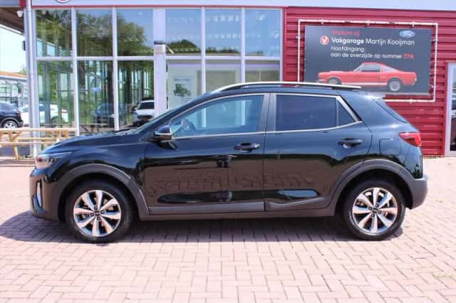 Kia Stonic (2024) thumbnail 3
