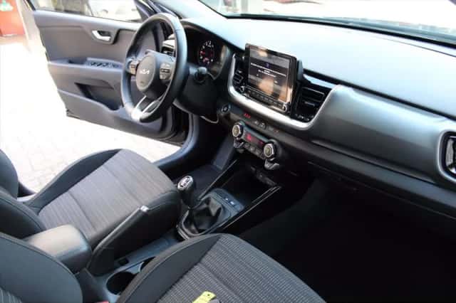 Kia Stonic (2024) thumbnail 6