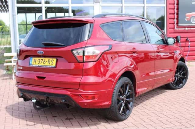 Ford Kuga (2018) thumbnail 2