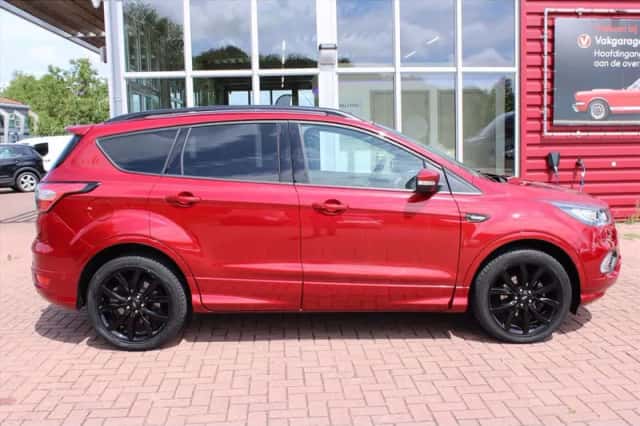 Ford Kuga (2018) thumbnail 4