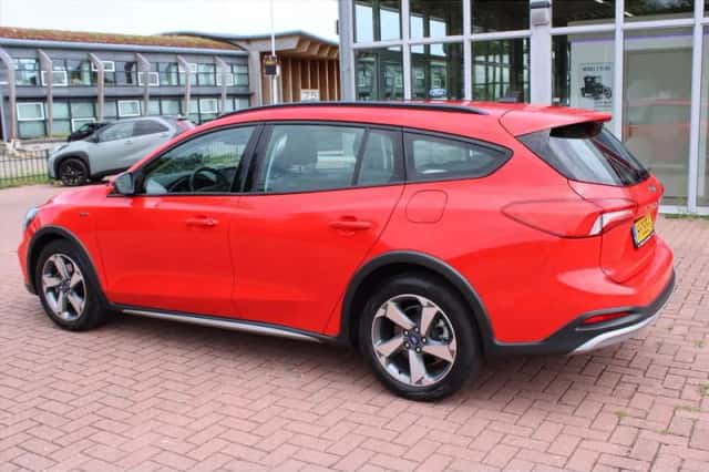 Ford Focus (2020) thumbnail 5